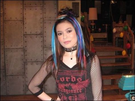 iCarly - Miranda Cosgrove (Goth Edition) Freddie Benson, Icarly And Victorious, Sam And Cat, Miranda Cosgrove, Icarly, Meme Pictures, Reaction Pictures, Movies Showing, Serie Tv