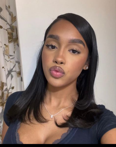 Glowy Makeup Black Women, Unaprocable Makeup, Mixed Girl Makeup, Brown Skin Makeup, Cute Makeup Looks, June 30, Girls Makeup, Pretty Makeup, Cute Makeup