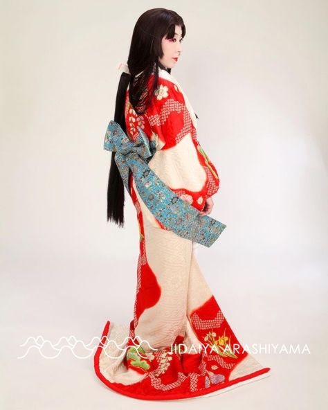 Traditional Japanese Fashion, Kabuki Costume, Japan Geisha, Tv Documentary, Love Japanese, Anime Fashion, About Japan, Indigenous Culture, Japanese Design