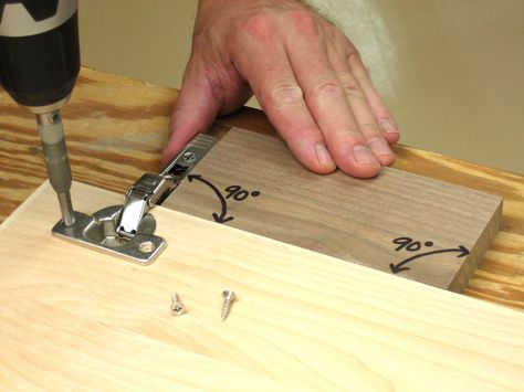 Learn how to devise this simple jig and you will no longer have to struggle trying to use a combination square with a European hinge. Outfeed Table, Router Plate, Combination Square, European Hinges, Hanger Bolts, Router Tables, Making Wooden Toys, Woodworking Books, Plate Hangers