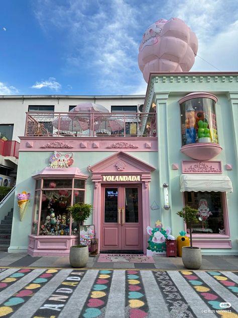 Pastel Interior Design, Unfiltered Background, Rooftop Restaurant Design, Cafe Exterior, Dreamscape Architecture, Kids Cafe, Hello Kitty House, Store Design Boutique, Parisian Cafe