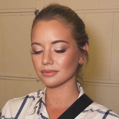 Black Tie Event Makeup for this beauty. Serving timeless elegance at the black-tie event ✨ As a luxury makeup artist, I create looks that elevate every detail – from flawless skin to captivating eyes. Ready to turn heads and shine effortlessly? Let’s make your next formal event unforgettable. 💄✨ Top 4 Products @diorbeauty backstage highlight quad @rarebeauty blush @fentybeauty contour stick @hudabeauty Eyebrows Pencil #LuxuryMakeup #BlackTieGlam #RedCarpetReady #makeupartist #savanna... Black Tie Event Makeup, Black Tie Makeup, Eyebrows Pencil, Captivating Eyes, Event Makeup, Contour Stick, Friends Wedding, Red Carpet Ready, Luxury Makeup