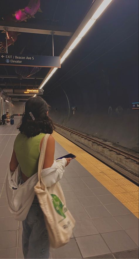 #aesthetic #tumblr #style #fashion #travel #train Train Poses Instagram, Train Photo Aesthetic, Train Pictures Instagram Aesthetic, Train Photos, Train Photo Ideas Instagram, Train Selfie, Train Pictures Aesthetic, Train Trip Aesthetic, Girl On Train Aesthetic