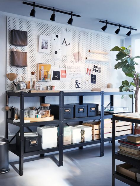 Algot Ikea, Pegboard Craft Room, Pegboard Storage, Pegboard Organization, Wall Storage, Studio Space, Peg Board, Sewing Room, 인테리어 디자인