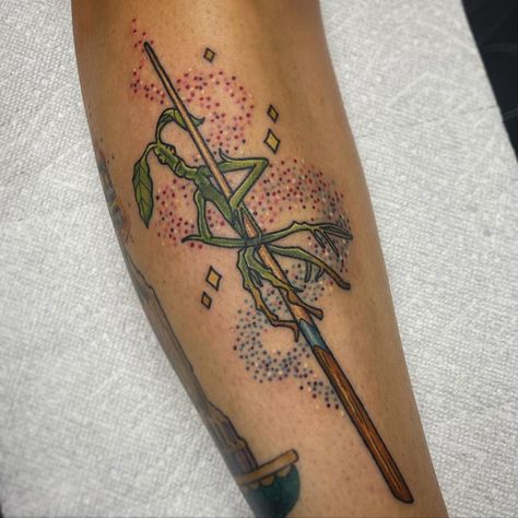 Skylar Skylord Rose Wasserman’s Instagram post: “Pickett with Newt Scamander’s wand I got to do yesterday 🍃 I love doing fun little pieces like this #tattooartist #ladytattooers #pickett…” Bowtruckle Tattoo, Hp Christmas, Wand Tattoo, Harry Potter Tattoo, Newt Scamander, Newt, Rose Art, S Tattoo, Dreamcatcher Tattoo