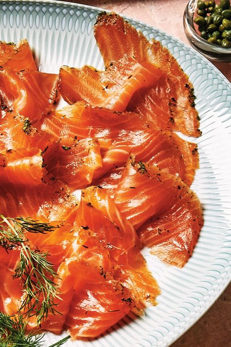 Smokehouse Ideas, Gravlax Recipe, Gluten Free Party Food, Gluten Free Party, Salmon Bagel, Leftover Salmon, Party Recipes, Entertaining Recipes, Winter Recipes