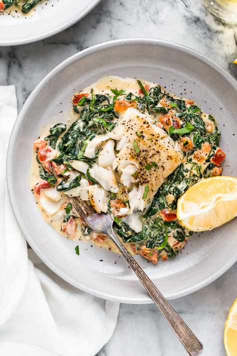 This easy Fish Florentine recipe, made with a pan seared firm white fish served on a creamy bed of spinach feels like something you would order out in a fancy restaurant! Fish Florentine, Florentine Recipe, Frozen Fish Fillets, Florentines Recipe, Best Fish Recipes, Fish Recipe, White Fish, Spinach Recipes, Skinny Taste Recipes