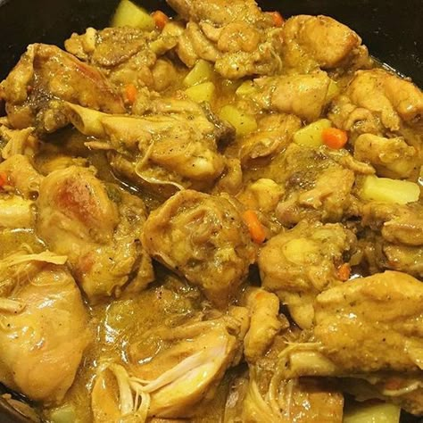 Curry Chicken Recipe, Jamaican Curry Chicken, Jamaica Food, Carribean Food, Jamaican Curry, Jamaican Cuisine, Jamaican Dishes, Island Food, Curry Chicken Recipes