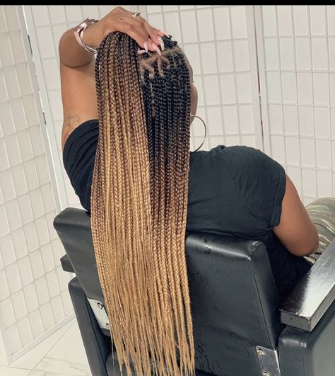 Hombre Braids Black Women, Brown And Blonde Ombre Knotless Braids, Small Ombre Knotless Box Braids, Honey Blonde Knotless Braids Medium, Blonde Ombré Box Braids, Black Blonde Ombre Braids, Ombre Knotless Braids Black Women, Ombre Blonde Knotless Box Braids, Black And Blonde Ombre Knotless Braids