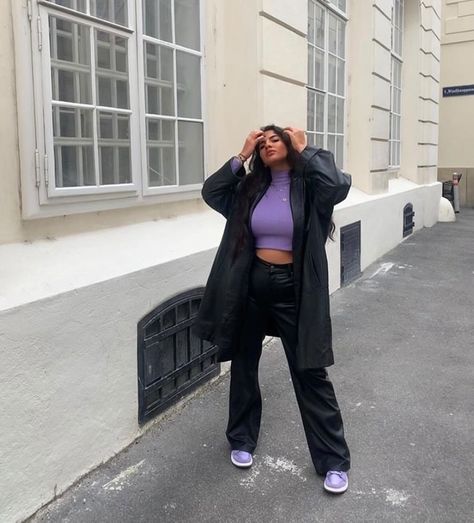 Leather Pants With Nike Dunks, Purple Air Jordan 1 Outfit, Purple Cargos Outfit Aesthetic, Lavender Sneakers Outfit, Purple Dunks Outfit, Purple Streetwear Outfit, Purple Jordans Outfit, Purple Jordan 1, Amsterdam Outfits