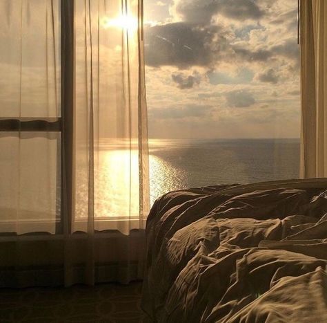 morning beach views cozy Window View, Through The Window, Jolie Photo, Pretty Places, My New Room, The Clouds, Dream Room, Future House, Happy Places