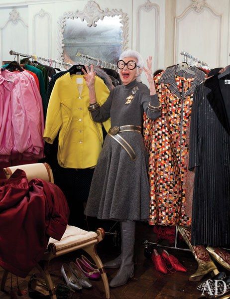 Legendary style icon Iris Apfel in the closet of her Manhattan home, which is comprised of an eclectic mix of antiques and treasures. | archdigest.com Iris Apfel Style, How To Have Style, Ageless Style, Wonder Women, Advanced Style, Celebrity Houses, Alexa Chung, Aging Gracefully, Fashion Icons