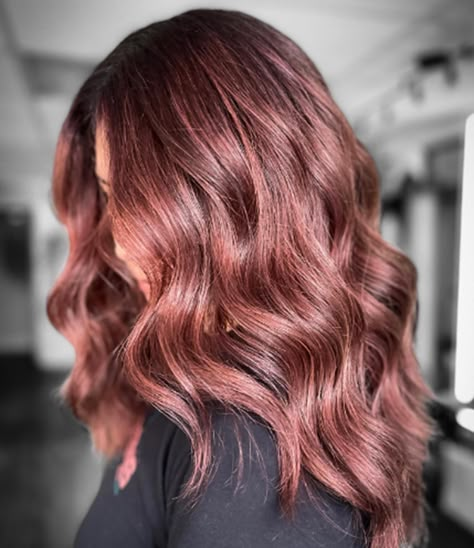 Rose Gold Hair Colors Ideas You'll Adore Rose Gold Hair Color Ideas For Brunettes, Hair Color Soft Summer, Brown Rose Gold Hair, Dark Rose Hair, Short Rose Gold Hair, Dark Rose Gold Hair Brown, Rose Gold Hair Color, Dark Rose Gold Hair, Chocolate Rose Gold Hair