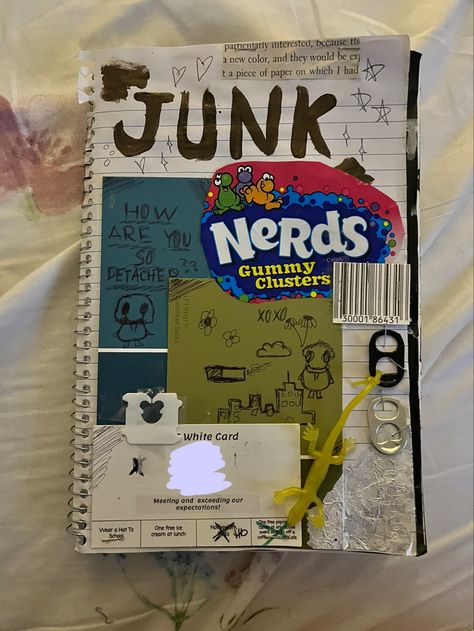 Trash Book Ideas, Messy Scrapbook Ideas, Messy Scrapbook Aesthetic, Trash Scrapbook, Trash Art Ideas, Scrapbook Junk Journal, Trash Sketchbook, Trash Journal Ideas, Messy Journal Ideas