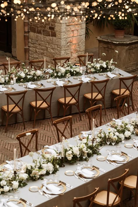 Tuscan Wedding Theme, Luxury Event Decor, Dream Wedding Decorations, Budget Friendly Wedding, Tuscan Wedding, Outdoor Wedding Decorations, Salou, Tuscany Wedding, Wedding Table Decorations