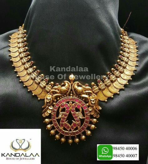 Kasu Mala With Pendant, Kasu Necklace, Kasu Haram, Kasu Mala, Vaddanam Designs, Antique Necklaces Design, Choker Necklace Designs, Antique Gold Jewelry Indian, Bangles Gold