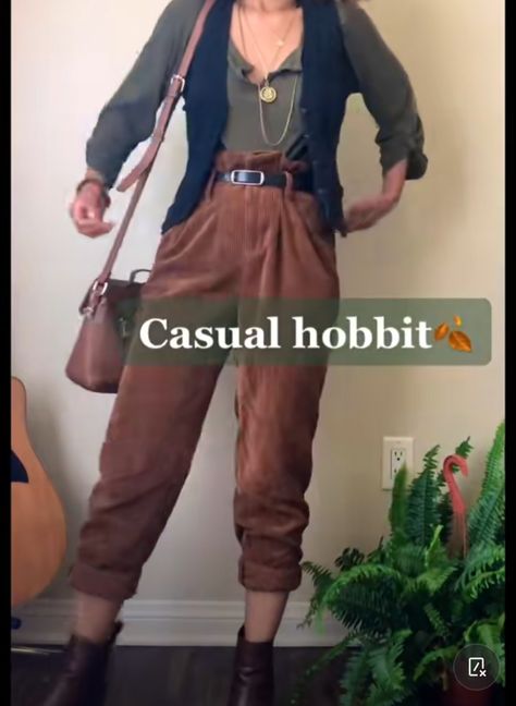 Womens Hobbit Outfit, Hobbit Woman Outfit, Lotr Outfit Inspiration, Closet Ren Faire Outfit, Lotr Aesthetic Outfit, Everyday Hobbit Outfits, Hobbit Themed Outfit, The Hobbit Inspired Outfits, Comfort Core Fashion