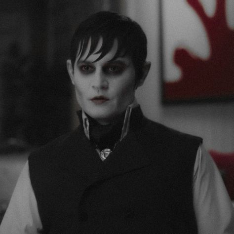 Tim Burton Dark Shadows, Dark Shadows Aesthetic, Johnny Depp Dark Shadows, Journaling Photos, Dark Shadows Movie, Barnabas Collins, Johnny Depp Movies, Pippi Longstocking, Tim Burton Films