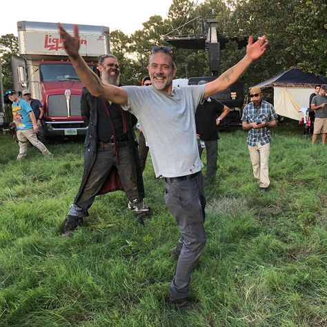 Jeffrey Dean Morgan Negan, Jeffery Dean, Negan Twd, Twd Funny, Twd Memes, I Am Crazy, Dean Morgan, Walking Dead Cast, Casting Pics