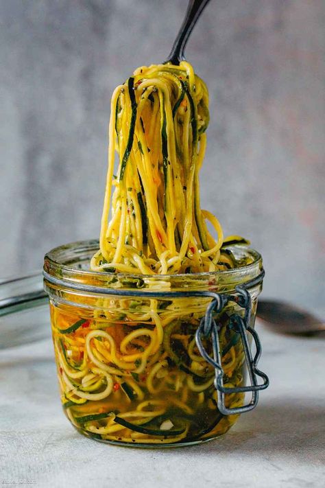 Marinated Zucchini Noodles - #zucchini #recipe #eatwell101 - These marinated zucchini noodles are the perfect addition to your summer grilling, or as a delicious, refreshing appetizer. - #recipe by #eatwell101 Zucchini Noodle Ramen, Summer Squash Noodles, Cold Zucchini Noodle Salad, Cucumber Noodles Recipes, Zucchini Marinade Recipe, Raw Vegan Zucchini Noodles, Raw Zucchini Recipes, Ideas For Zucchini, Fermented Zucchini