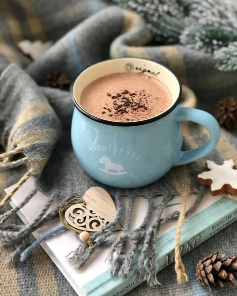 Lifestyle Photography Food, Tea Treats, Tea And Books, Winter Coffee, Coffee Roaster, Coffee Pictures, Coffee Photos, Chocolate Caliente, Coffee Heart