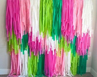 Green Fringe Backdrop, Fringe Wall Backdrop, Diy Streamer Backdrop, Diy Fringe Backdrop, Tassel Backdrop, Tablecloth Backdrop, Streamer Wall, Diy Streamers, Streamer Backdrop