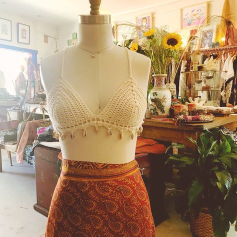 Shell Bra, Macrame Clothes, Cowrie Shells, 70s Style, Cute Bikinis, Cowrie Shell, 70s Fashion, Crochet Ideas, Etsy Australia