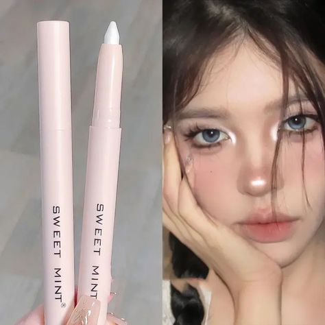 Eyelid Eyeliner Brightening Stick Swivel Eyeshadow Pen Highlighter Matte Pearly Eye Makeup Stick 6 Colors - Beauty & Health - Temu Korean Eyes, Eye Corner, White Eyeshadow, Shiny Eyes, Stick Highlighter, Korean Eye Makeup, Eyeshadow Stick, White Eyeliner, Eye Brightener