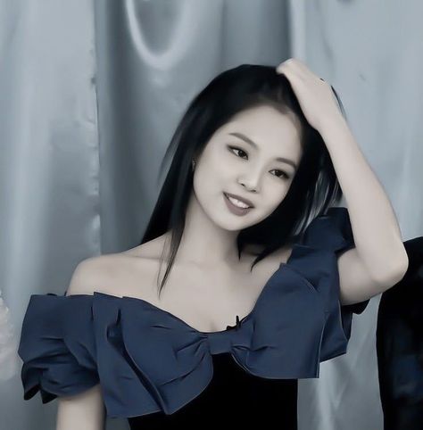 Jennie Coachella, Great Comet Of 1812, Cute Easy Drawings, Aesthetic Collage, Lalisa Manoban, Blackpink Jennie, Black Aesthetic, بلاك بينك, My Girl