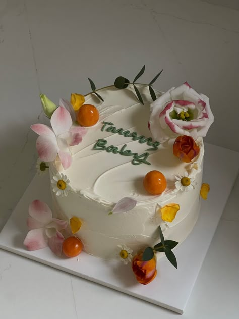 Taurus Themed Birthday Party, Taurus Baby Cake Aesthetic, Taurus Bday Cake, Taurus Season Cake, Taurus Cake Aesthetic, Taurus Szn Cake, Taurus Cake Ideas, Taurus Birthday Party, Taurus Baby Cake