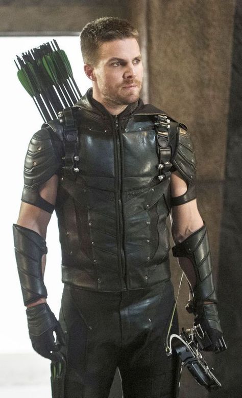 Steven Amell, Green Arrow Cosplay, Arrow Costume, Oliver Queen Arrow, John Diggle, Arrow Tv Series, Arrow Cw, Stephen Amell Arrow, Arrow (tv Show)