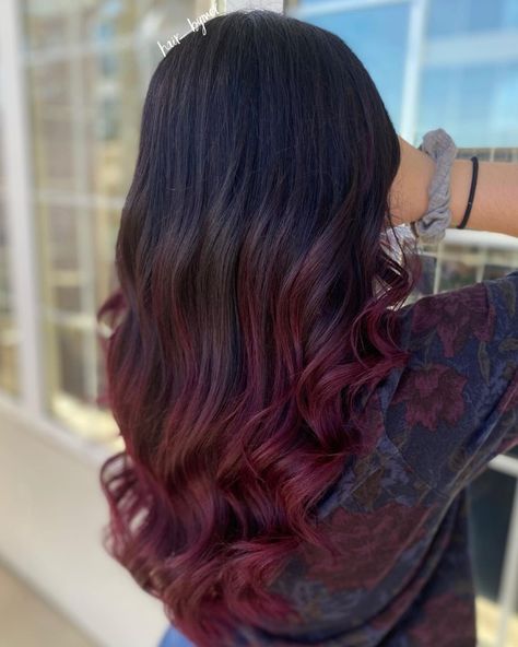 Balayage Maroon Hair, Burgundy Hair Ideas For Brunettes, Wine Hair Ombre, Ombre Maroon Hair, Dark Maroon Hair Color, Hair Colour Burgundy Highlights, Burgundy Ombré Hair, Ruby Rush Hair Color, Dark Wine Red Hair Highlights