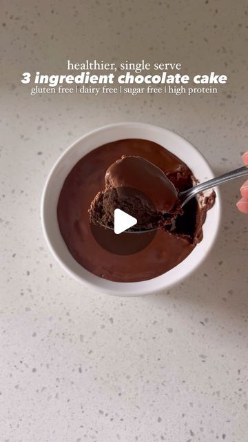 Ruth Anne Bigley on Instagram: "3 ingredient single serve chocolate cake! it’s gluten free, dairy free, paleo, and refined sugar free, as well as high in protein and free from added sugar. i’ve been seeing this viral 3 ingredient chocolate cake all over social media and i had to give it a try — here’s how i made it!👇🏻  ingredients •2 medium apples (the sweeter the better) •2 eggs •2/3 cup unsweetened cocoa powder or chocolate protein powder (or 1/3 cup of each — that’s my preferred method!)  instructions 1. peel, core and slice your apples then add them to a high speed blender along with the eggs and cocoa powder/protein powder. 2. blend until smooth then pour the batter into 1 or 2 greased ramekins. 3. bake at 350F for 30-45 minutes (time depends on if you’re using 1 or 2 ramekins). 4. Single Serve Chocolate Cake, Chocolate Torte Cake, Daycare Treats, Dessert In A Mug, Healthy Chocolate Cake, Cocoa Cake, Keto Treats, Dairy Free Cake, Unsweetened Cocoa Powder