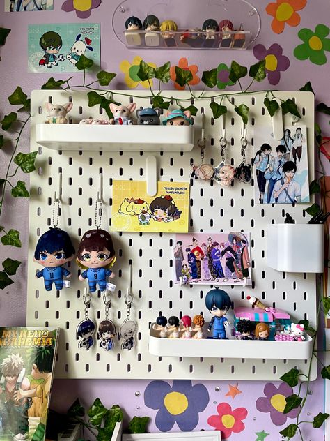 Anime Pegboard, Green Pegboard, Pegboard Decor, Anime Office, Kpop Shelf, Desk Inspo, Wall Desk, Room Desk, Anime Room