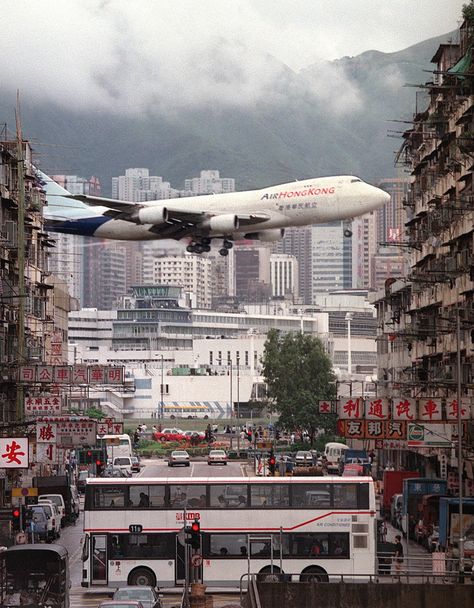 See the Crazy Landings at Kai Tak, Closed 20 Years Ago Past Vs Present, Kai Tak Airport, Old Hong Kong, Exotic Holiday, Travel Ads, Hong Kong Travel, China Hong Kong, Commercial Aircraft, Civil Aviation