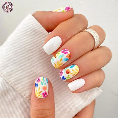 #nails#nailart#nailsofinstagram#manicure#nailsoftheday#gelnails#u#beauty#nail#nailsart#nailsdesign#nailsonfleek#naildesign#acrylicnails#nailstagram#nailtech#naildesigns#nailstyle#instanails#nailsnailsnails#nailartist#nailpolish#love#nailinspo#nailswag#inspire#gelpolish#unhas#gel#glitternails White Floral Nails, Vampire Nails, Nails Art Designs, Manicure Nail Designs, Floral Nail Designs, Manicure Gel, Floral Nail, Shellac Nails, Short Acrylic Nails Designs