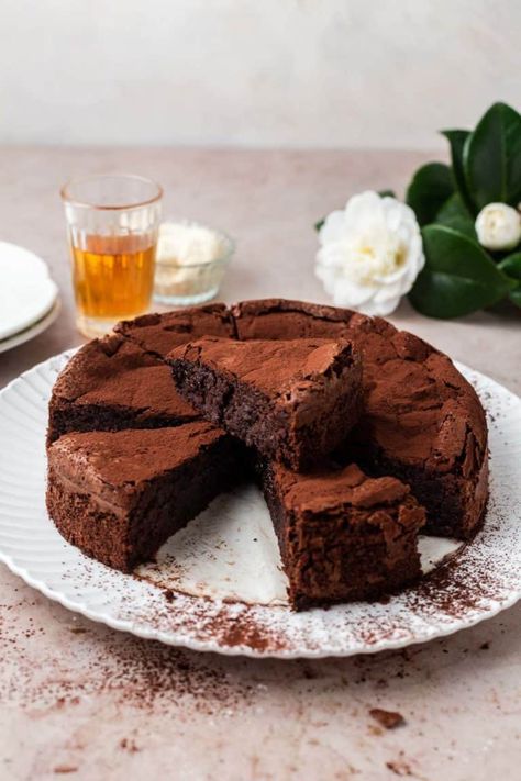 Chocolate Almond Cake, Almond Flour Cakes, Dessert Inspiration, Italian Chocolate, Chocolate Torte, Torte Recipe, Dark Chocolate Almonds, Almond Flavor, Flourless Chocolate