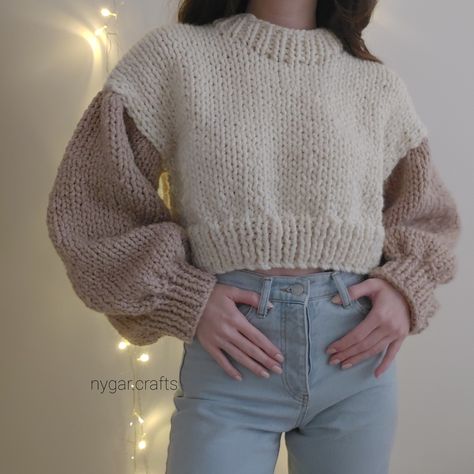 Hand Knitted Sweaters For Women, Diy Crochet Cardigan, Diy Crochet Sweater, Oversized Cropped Sweater, Crochet Sweater Dress, Crochet Sweater Free, Outfit Aesthetics, Blouse Tops Designs, Handmade Knitwear