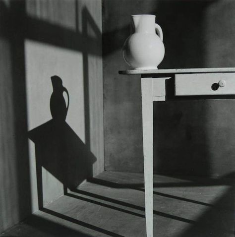 Christian Coigny, Ombres Portées, Still Life Pictures, Nature Photography Tips, Object Photography, Shadow Photography, Black And White Landscape, Still Life Photos, Foto Art