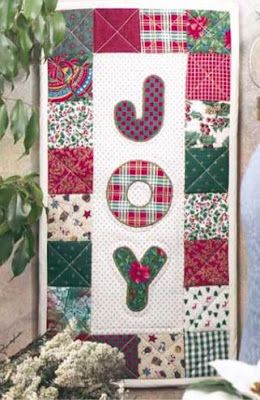 Snowman Pillows, Christmas Quilting Projects, Quilted Wall Hanging, Christmas Sewing Projects, Christmas Quilt Patterns, Hanging Quilts, Quilted Table Runners Patterns, Start Quilting, Christmas Wall Hangings