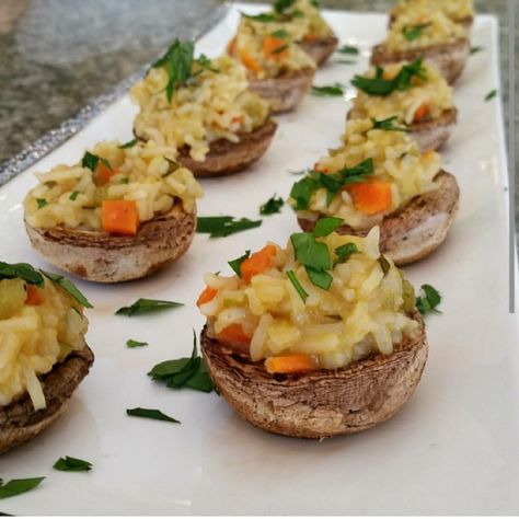 Vegan Veggie Risotto Stuffed Mushrooms Leftover Meatball Recipes, Pancakes Recipe Without Baking Powder, Veggie Risotto, Mushroom Appetizer, Mushroom Appetizer Recipes, Bacon Quiche Recipe, Portabella Mushrooms, Mushroom Appetizers, Chicken Salad Recipe Easy