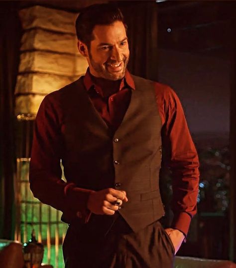 Lucifer Morningstar Outfits Men, Lucifer Suits Tom Ellis, Lucifer Morningstar Outfit, Lucifer Suits, Lucifer Outfits, Suits For Guys, Tom Ellis Lucifer, Ladybug Movie, Dress Suits For Men