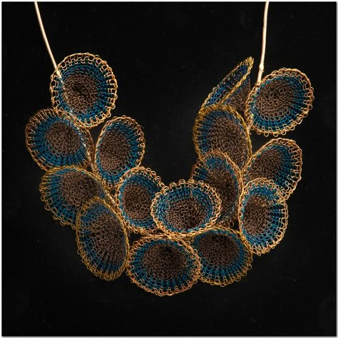 Wire Knitted Jewelry, Wire Lace Jewelry, Crochet Wire Jewelry, Knitted Jewelry, Crochet Metal, Metal Crochet, Crochet Wire, Wire Jewelry Patterns, Wire Knitting