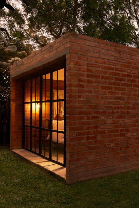 The tiny house was designed as a weekend getaway. Tiny House Courtyard, Small Brick Building, Self Built House, Brick Tiny House, Small Industrial House, Aesthetic Tiny House, Tiny Brick House, Modern Casita, Concrete Tiny House