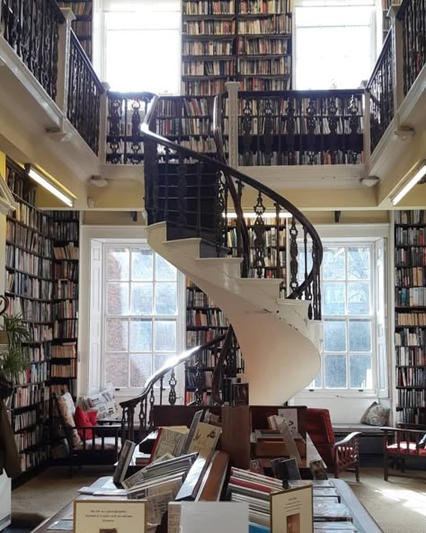 Home Library Rooms, Beautiful Library, Home Library Design, Home Libraries, Dreamy Room, Dream Room Inspiration, Dream House Interior, House Room, Home Library