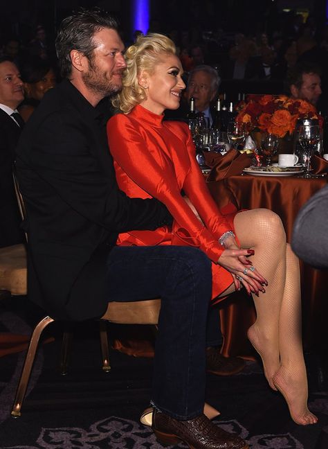 7 Times Blake Shelton and Gwen Stefani Made Us Believe in Love Again Gwen Stefani Body, Grammys 2016, Blake Shelton And Miranda, Blake Shelton Gwen Stefani, Gwen Stefani Style, Gwen And Blake, Blake Shelton And Gwen, Gwen Stefani And Blake, Country Music Stars