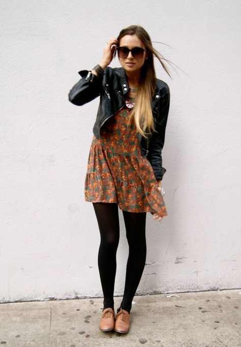 How to wear oxford shoes with dresses floral dress How To Wear Oxford Shoes, Style Edgy Soft Grunge, Mode Tips, Peplum Tops, Blazer Outfit, Looks Street Style, Winter Trends, Heidi Klum, Look Vintage