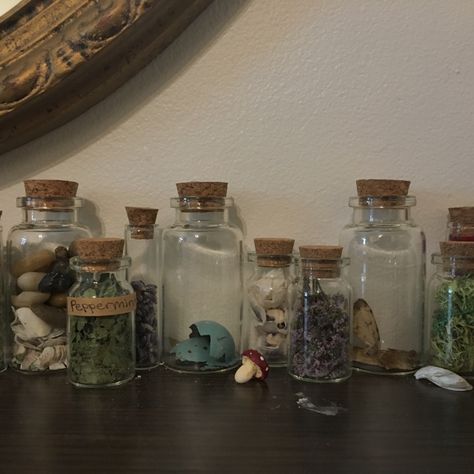 Spell Jars Aesthetic, Jars Aesthetic, Aesthetic Jars, Jar Aesthetic, Forest Cottagecore, Grunge Room Decor, Peter Pettigrew, Fairycore Grunge, Spell Jar