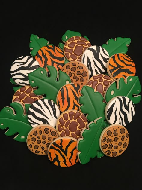 Animal Print Cookies Royal Icing, Lion King Royal Icing Cookies, Wild One Tiger Birthday, Jungle Safari Cookies, Wild One Royal Icing Cookies, Jungle Royal Icing Cookies, Zoo Theme Cookies, Wild Animal Cookies Decorated, Safari Royal Icing Cookies