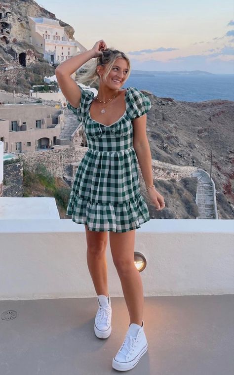 Simple Summer Dress, Cute Church Outfits, High Top Converse Outfits, Dress With Converse, 2024 Aesthetic, Style Makeover, Romantic Outfit, Warm Weather Outfits, Paris Outfits